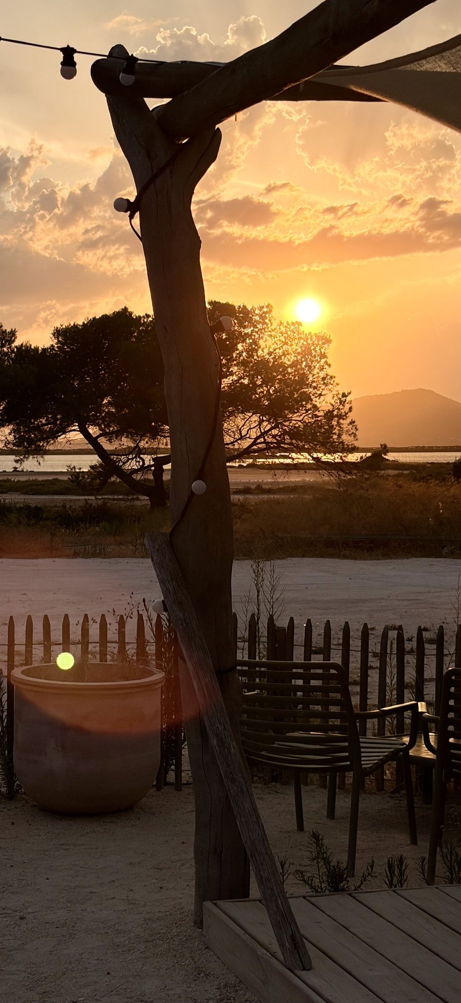 Coucher de soleil sur les salins des Pesquiers, presqu'île de Giens